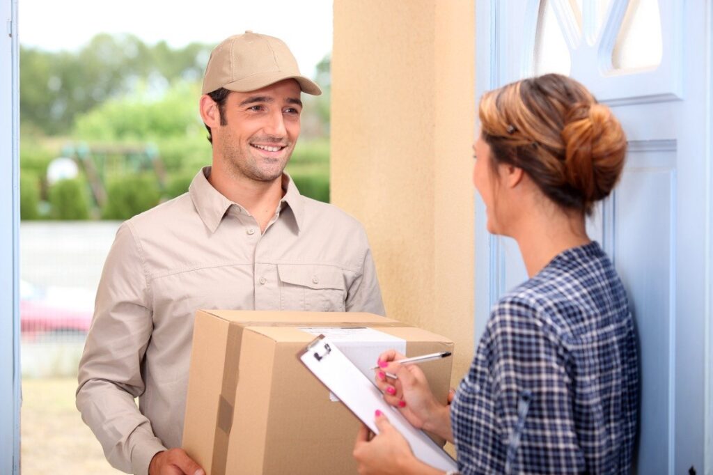 Disadvantages of Outsourcing Courier Services