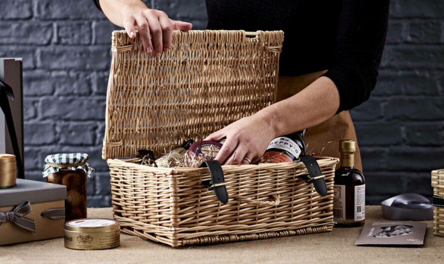 Discover The Art Of Gifting With Wine Hampers
